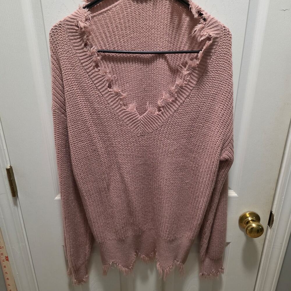 LEANI Distressed V-Neck Pullover Sweater Mauve M